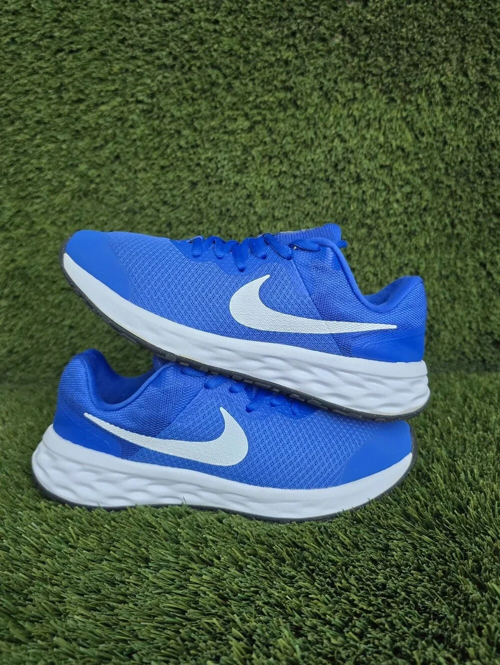 Nike Revolution 6 Sneakers